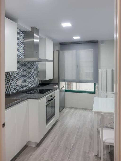 Sakura Homes Ponferrada Centro 8 Plazas Buitenkant foto